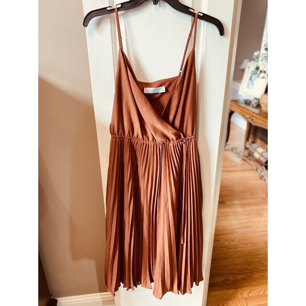Ali & Jay Pure Gold Mini Dress Size Medium‎ NWT
